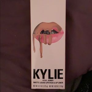 Kylie Cosmetics Makeup - Kylie Jenner lip kit Kylie Cosmetics Makeup - Kylie Jenner lip kit